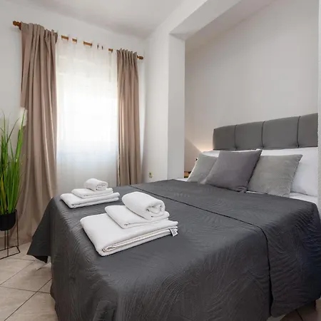 Apartman Maja *