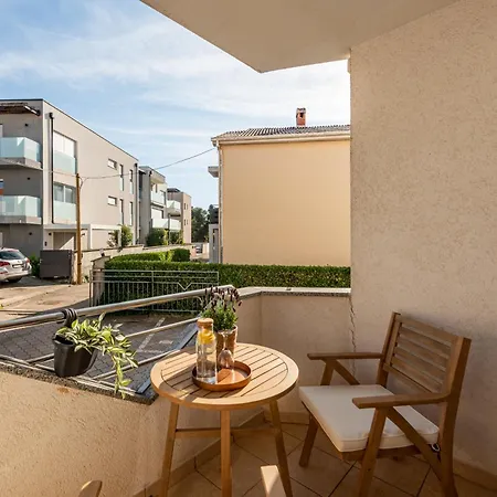 Maja Apartman *