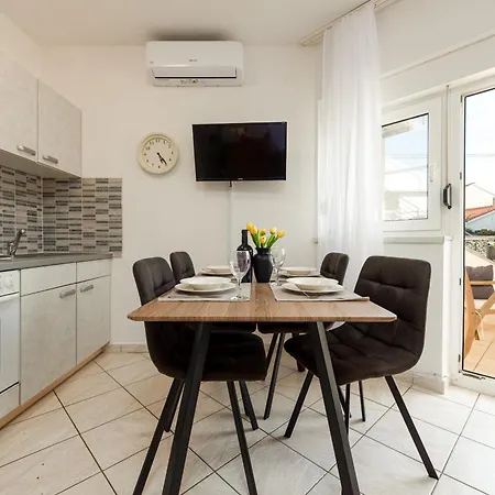 Maja Apartman *