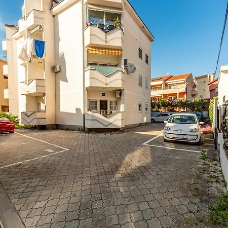 Maja Apartman Zára