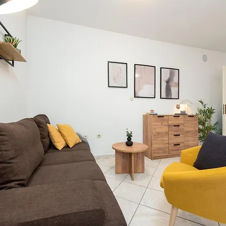 Maja Apartman *
