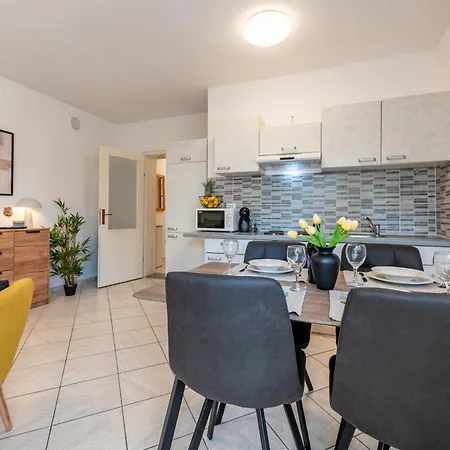 Maja Apartman *
